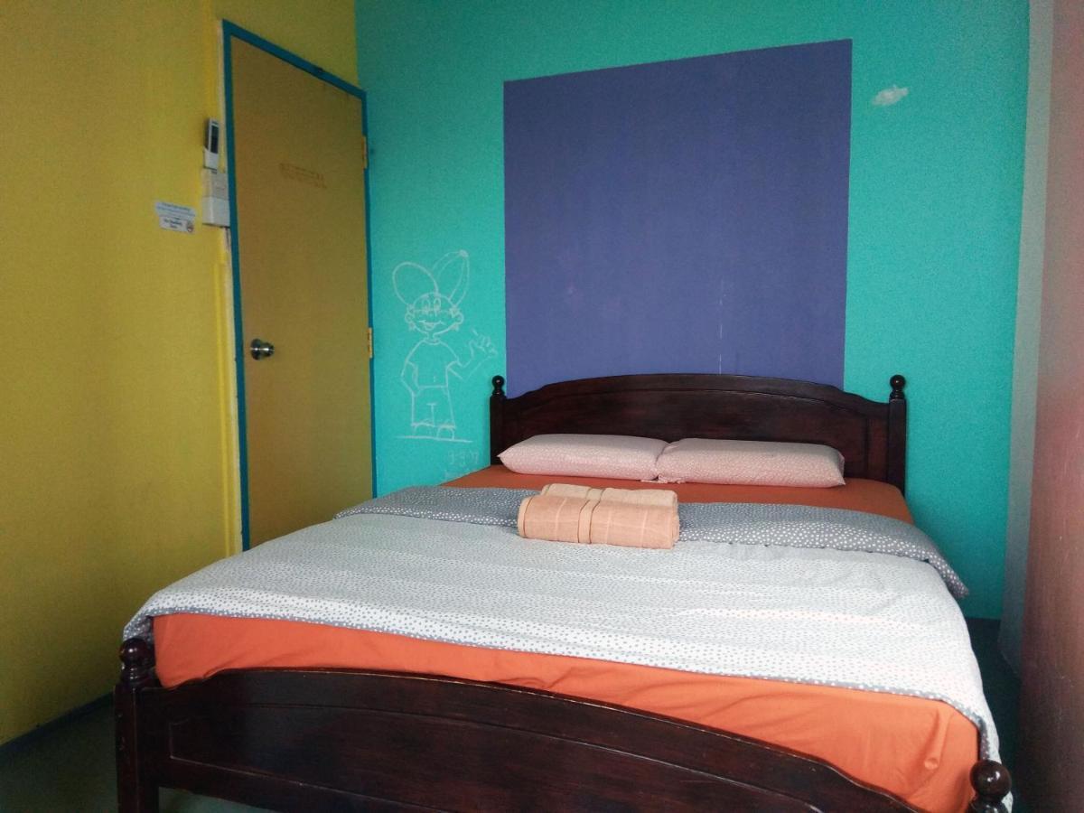 Sandakan Backpackers Hostel Exterior photo
