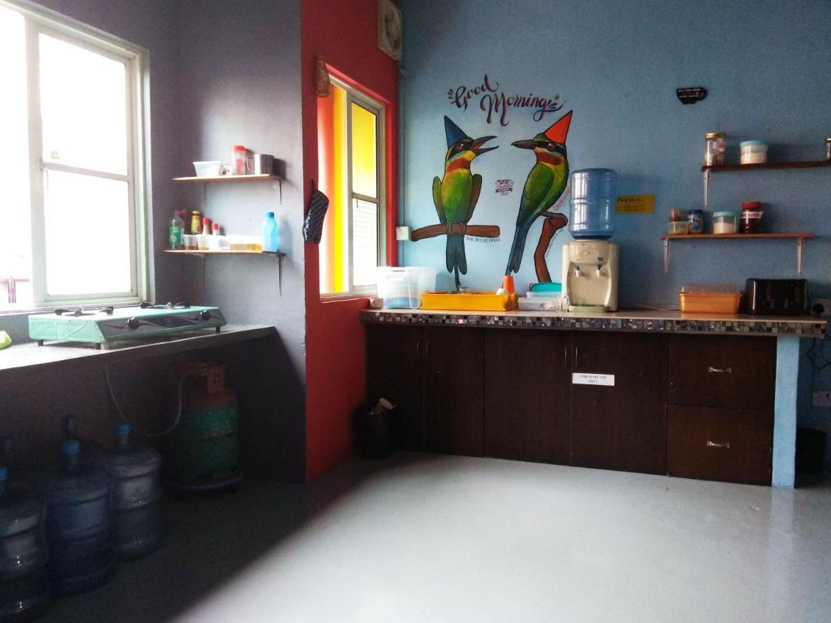 Sandakan Backpackers Hostel Exterior photo