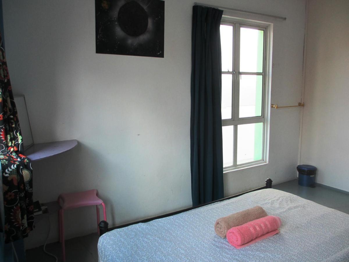 Sandakan Backpackers Hostel Exterior photo