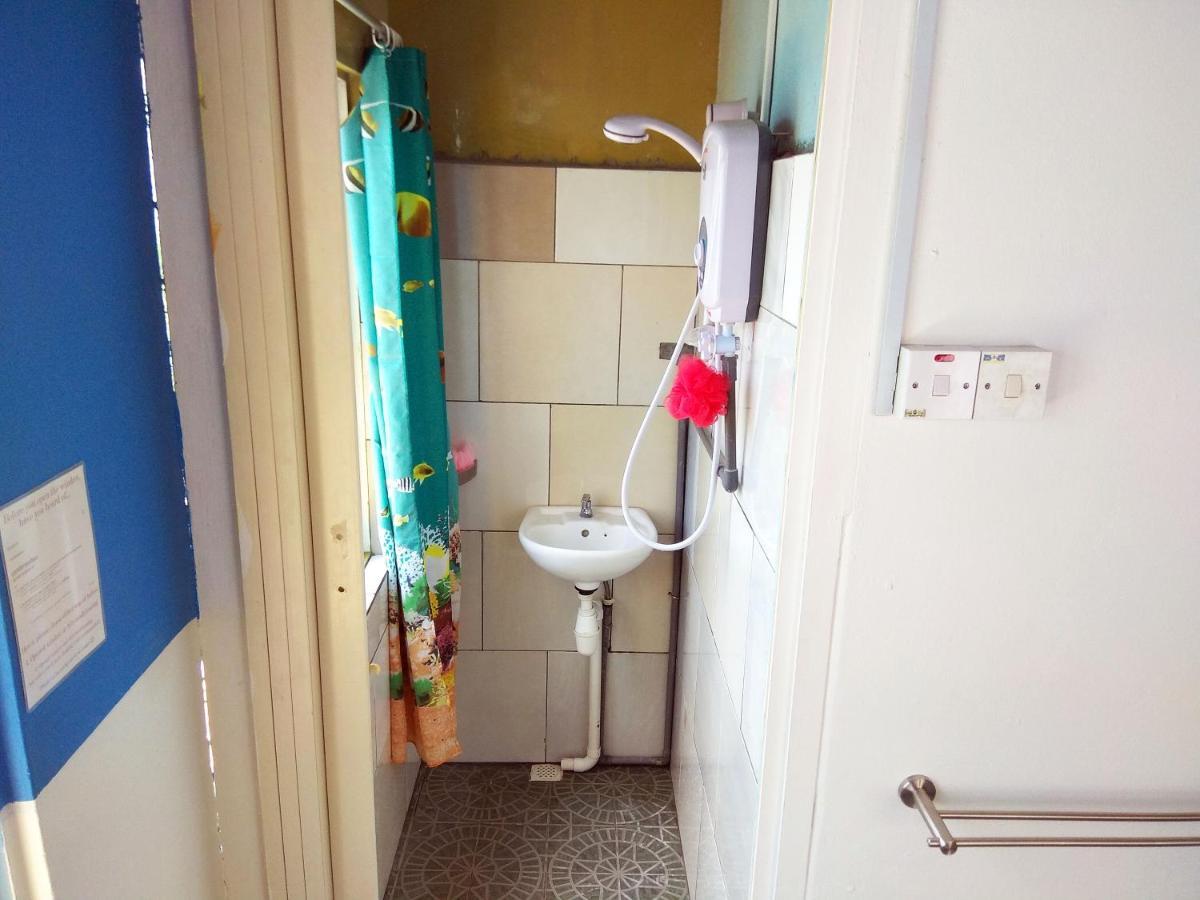 Sandakan Backpackers Hostel Exterior photo