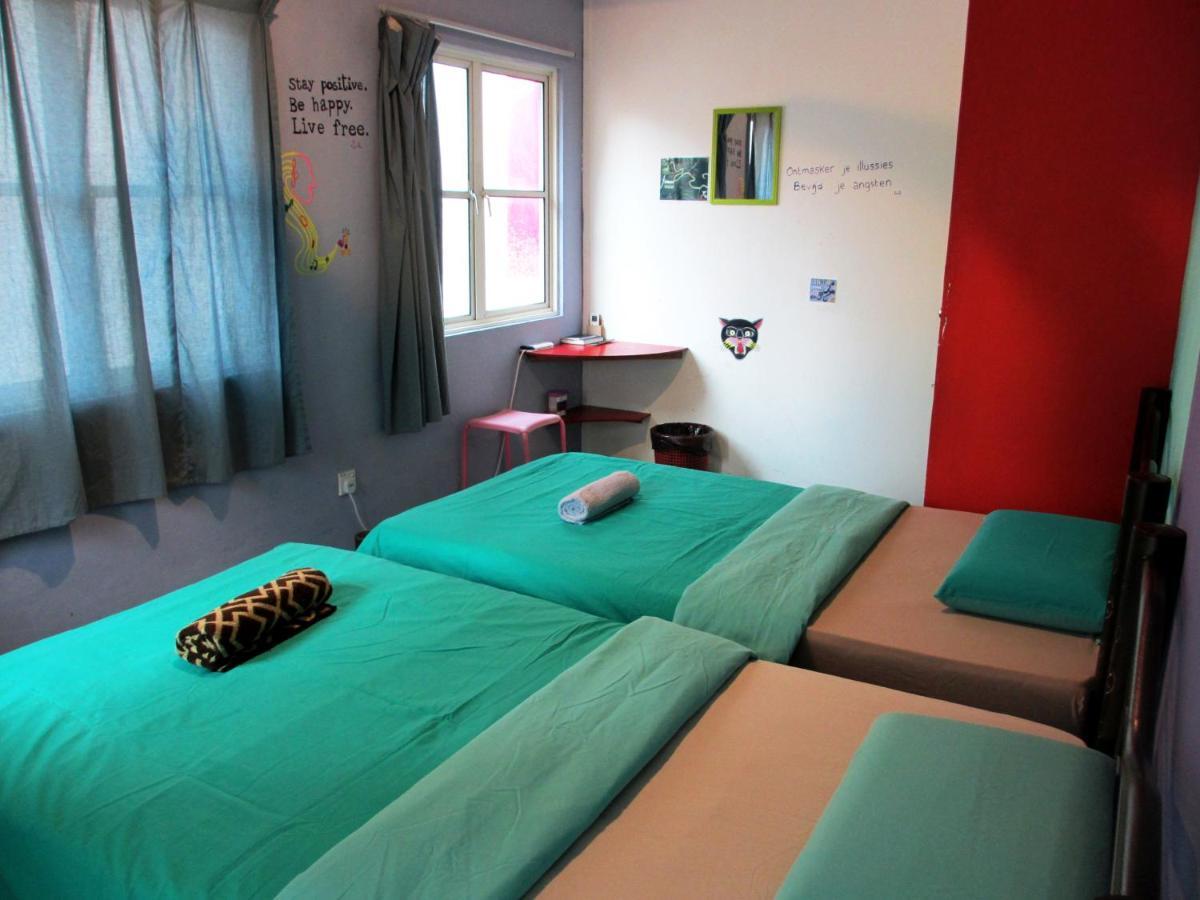 Sandakan Backpackers Hostel Exterior photo